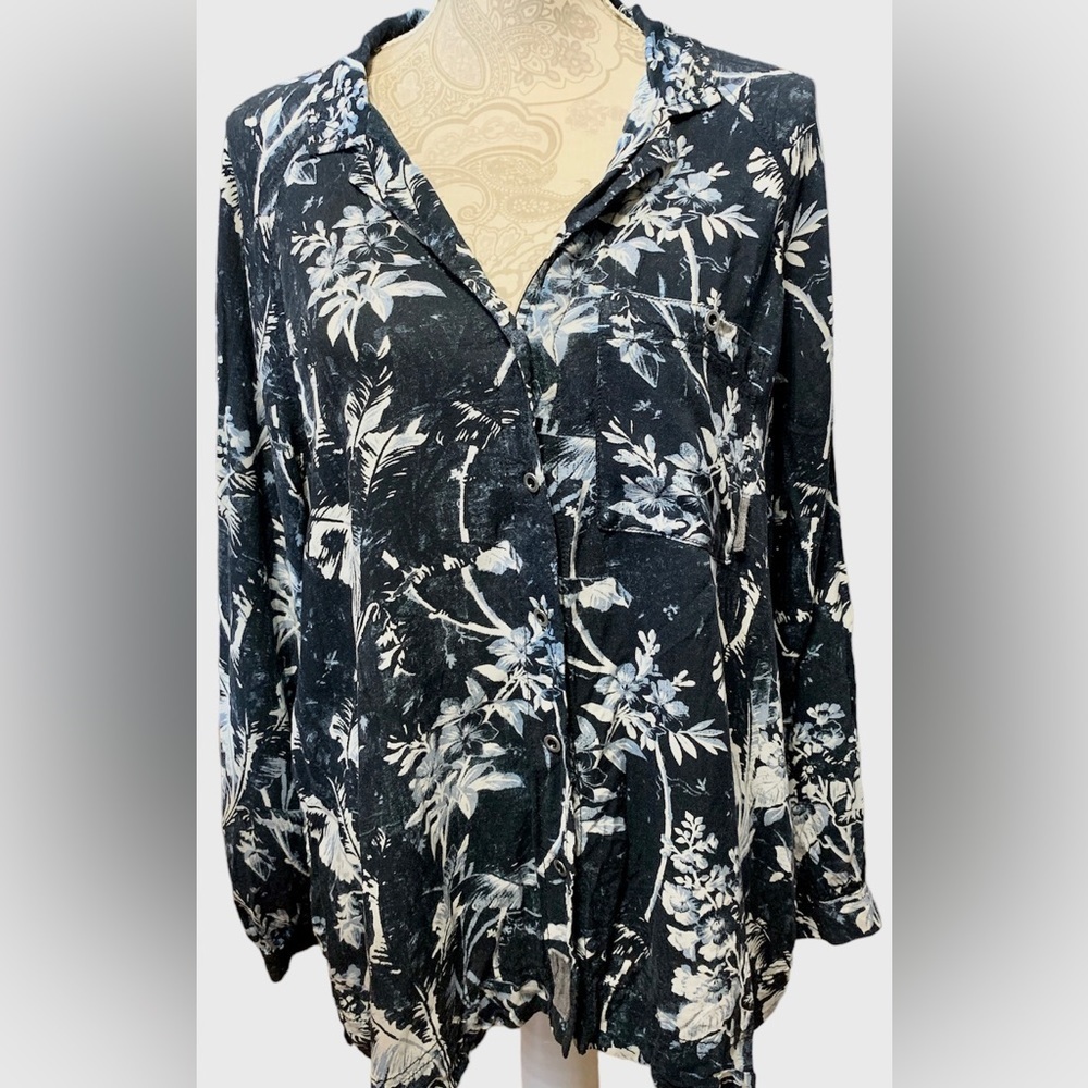 We the free free people navy floral button up “Oversized” size small